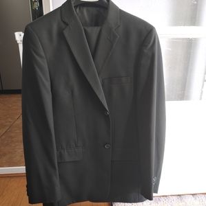 Young men's suit. Size 20